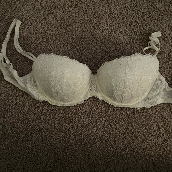 Victoria’s Secret/Pink Bras. Size 34D - Picture 4 of 13